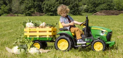 Peg Perego John Deere Ground Force traktor s vlečkou zelený