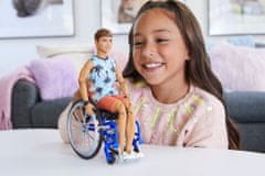 Mattel Barbie Model Ken na invalidním vozíku v modrém kostkovaném tílku -195 HJT59