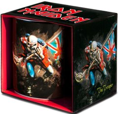 CurePink Keramický hrnek Iron Maiden: The Trooper (objem 300 ml)