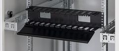 Triton 19' vyvazovací panel 2U plastový RAL9005