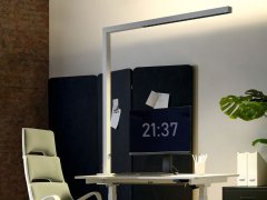 Beliani Kovová kancelářská LED lampa stříbrná VOLANS