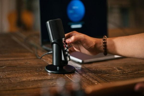  mikrofon USB Sennheiser Profile mikrofon ima odličen zvok, je narejen z trpežno kovinsko zasnovo, izklop mikrofona, nagib nastavljiv priključek za slušalke