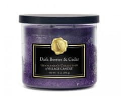 Village Candle Gentlemen´s collection Dark Berries & Cedar 396g pánská svíčka s vůní ovoce a cedru