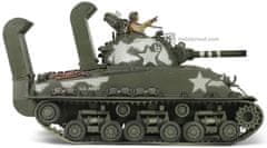 Forces of Valor M4 (105) Sherman, US Army, 711th Tank Battalion, HVSS with deep wading gear, Okinawa, 1945, 1/32