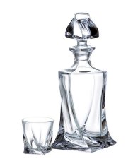 Bohemia Crystalite Likér set Quadro obsahuje 1karafu s objemem 0,5 l a 6 sklenic s objemem 55 ml.