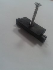 G21 Příchytka terasového prkna k nosníku terasových WPC prken s ocelovým šroubem