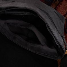 Jennifer Jones  Pánská prostorná sportovní taška přes rameno 