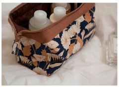 INNA Dámská kosmetická taška na kabelku malá květinová se zipem béžové a hnědé barvy