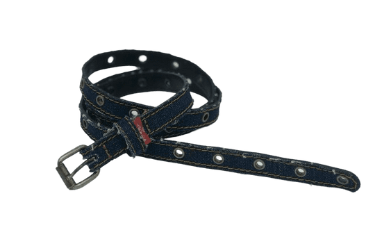 Levis úzký dámský pásek z džínoviny s kovovými dírkami