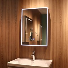 Bezdoteku Koupelnová skříňka jednodvěřová se zrcadlem a LED osvětlením KS1