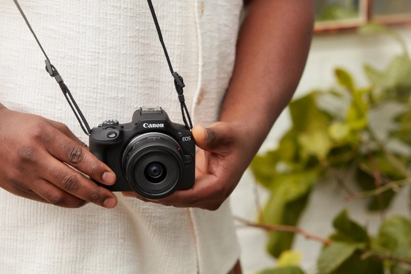  nagyszerű tükör nélküli fényképezőgép Canon EOS R50 kiváló képek kiváló minőségű videók nagyszerű vlogginghoz és streaminghez wifi Bluetooth usb 