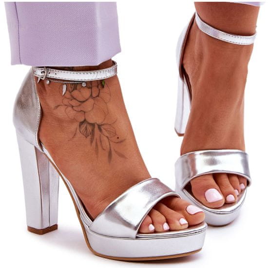SWEET SHOES Stříbrné sandály na vysokém podpatku