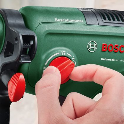 Bosch UniversalHammer akumulatorska udarna bušilica, 18V (2×2,5 +AL1820) (0.603.9D6.003)