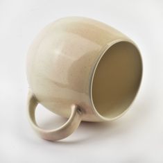 Affekdesign Porcelánový hrnek LOTTA BARREL 580 ml béžový