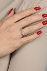 Brilio Silver Okouzlující stříbrný prsten s kubickými zirkony RI071W (Obvod 50 mm)
