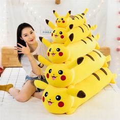 INTEREST Plyšový dlouhý Polštář Pikachu Pokémon Plyšák 50 cm))