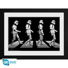 GB eye Star Wars Zarámovaný plakát - Stormtrooper Crossing