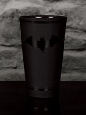 CurePink Černá sklenice DC Comics|Batman: Logo (objem 400 ml)
