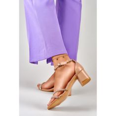 Lesklé béžové dámské sandály na jehlovém podpatku velikost 39