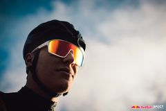 Red Bull Spect sluneční brýle DUNDEE bílé s červeno žlutým sklem