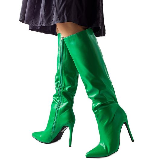 Zelené boty na jehlovém podpatku