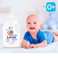 Lovela Baby tekutý prací přípravek na barevné prádlo 4,5 l / 50 pracích dávek