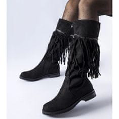 Černé boty s řetězem a střapci velikost 41