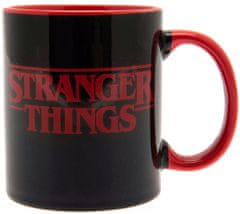 CurePink Černý keramický hrnek Stranger Things: Logo (objem 315 ml)