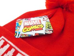 CurePink Úpletová zimní čepice Marvel: Logo (univerzální) červený polyakryl