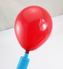 Camerazar Ruční nafukovačka balónků, žlutomodrá, plastová, 28 cm