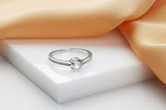 Brilio Silver Půvabný stříbrný prsten se zirkony RI024W (Obvod 50 mm)
