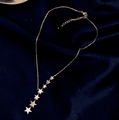 For Fun & Home Dlouhý zlatý náhrdelník s hvězdičkami z chirurgické oceli 316L, délka 47 cm, zdobený bílými zirkony