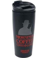 CurePink Cestovní hrnek Stranger Things: Coffee and Contemplation (objem 425 ml)