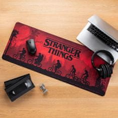 CurePink Herní podložka na stůl Netflix|Stranger Things: Logo (80 x 40 cm)