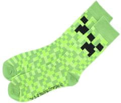 CurePink Dárkový set - hrnek s ponožkami Minecraft: TNT (objem 315 ml|EU 41 - 46)