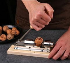 Camerazar Robustní Louskáček na Ořechy z Nerezové Oceli, Stříbrný, s Dřevěným Podstavcem 23x20x1.5 cm