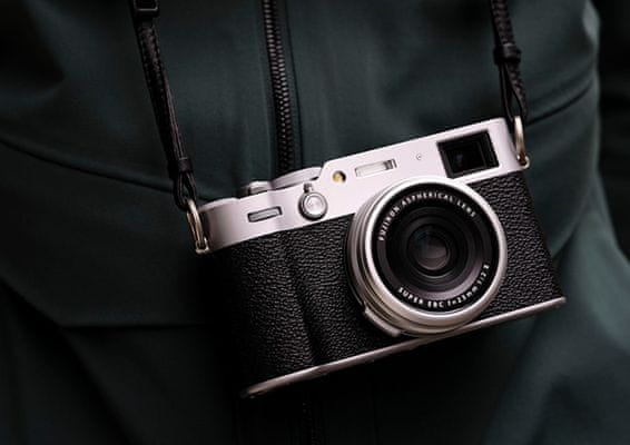  moderní kompaktní digitální fotoaparát fujifilm x100vi úžasné fotografie a videa precizní provedení skvělá výdrž bohatá výbava 