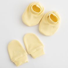 Kojenecký bavlněný set-capáčky a rukavičky New Baby Casually dressed žlutá 0-6m - 0-6 m
