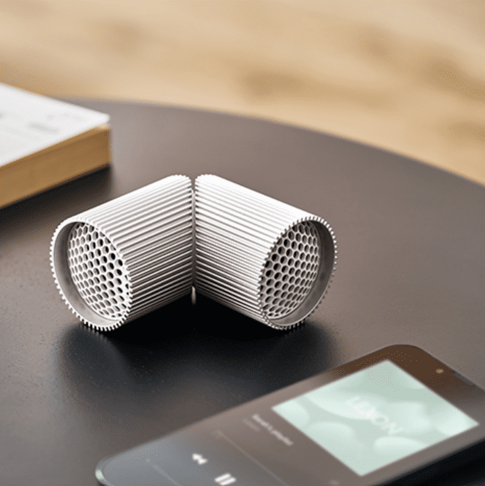  moderní bluetooth reproduktor lexon ray speaker selfie funkce výborný zvuk spojeny magnetem dvě části handsfree funkce 