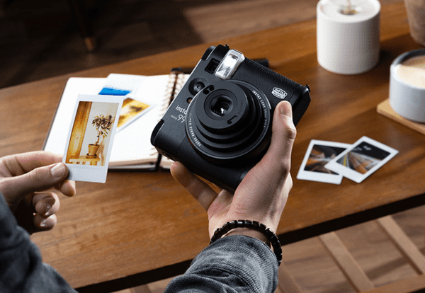  moderní instantní fotoaparát fujifilm instax mini 99 krásné snímky okamžitý tisk fotografií z fotoaparátu 