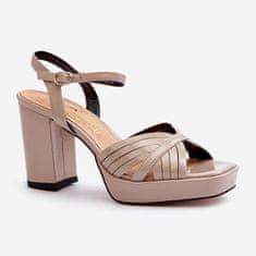 Lakované dámské sandály na podpatku béžové barvy velikost 41