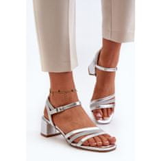 Stříbrné kožené sandály na nízkém podpatku velikost 40