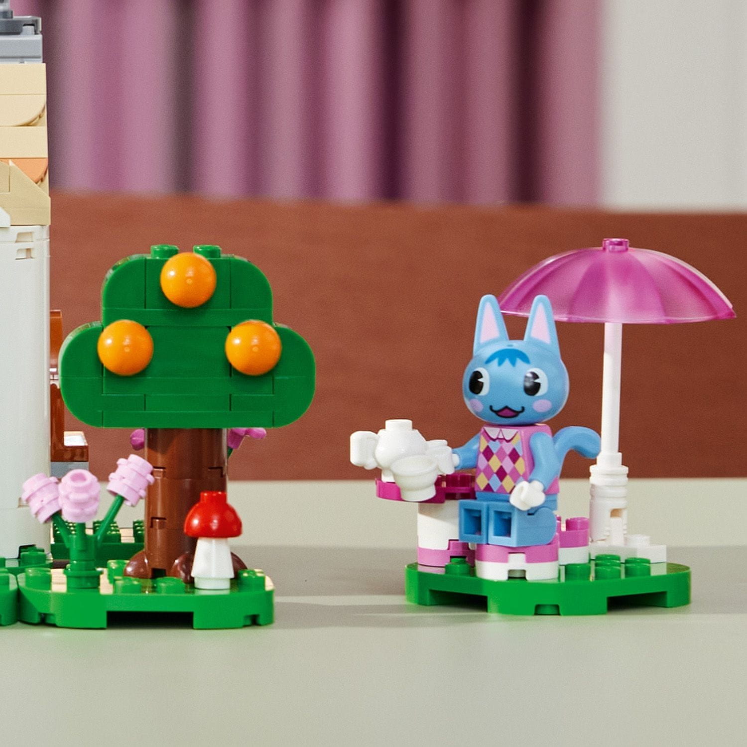 LEGO Animal Crossing 77050 Nook's Cranny a dům Rosie