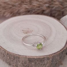 Klenoty Amber Luxusní stříbrný prsten s peridotem Special Moment Velikost: 52