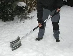 Fiskars Lehký shrnovač na sníh (143060), záruka 5 let