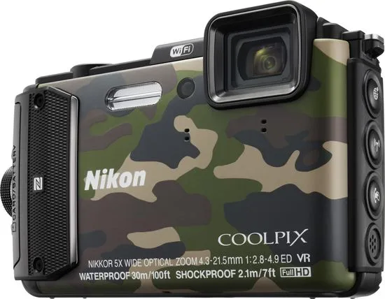 Nikon Coolpix AW130 Outdoor Kit