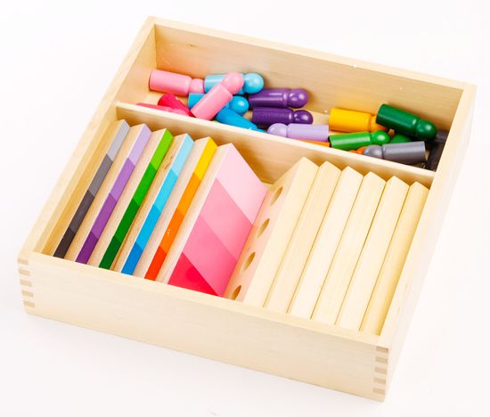 Montessori pomůcky Stínování barev – figurky s destičkami
