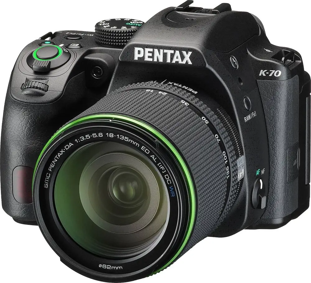 Pentax K-70 + 18-135 WR Black