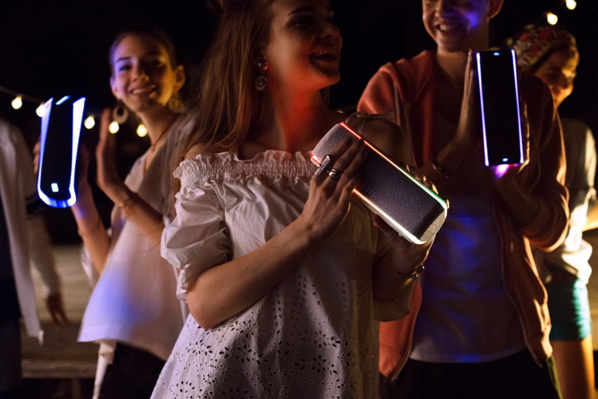 Bezdrátový Bluetooth reproduktor Sony SRS-XB31 NFC aplikace Music Center zvukové efekty světelné efekty