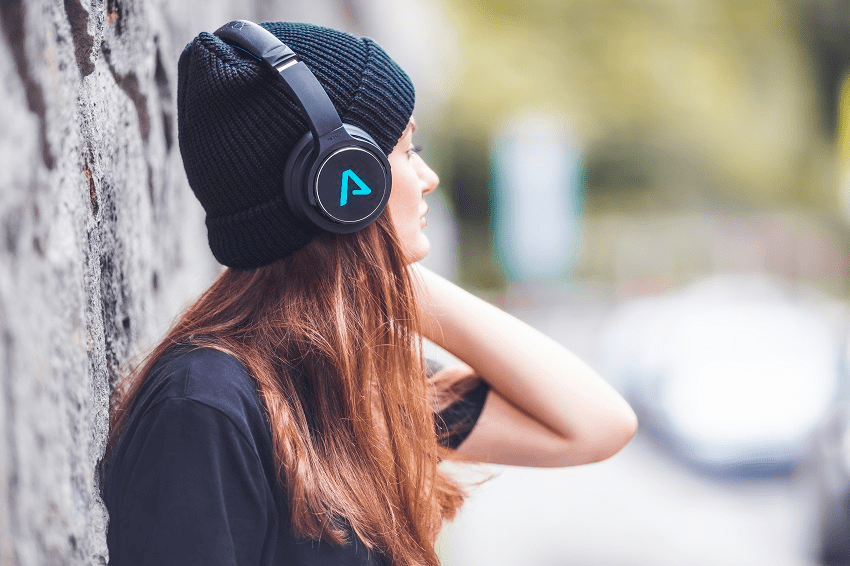 Slušalke Lamax Muse1 izolirajo okoljski zvok in ponujajo do 22 h glasbe z mehkimi ušesnimi blazinicami